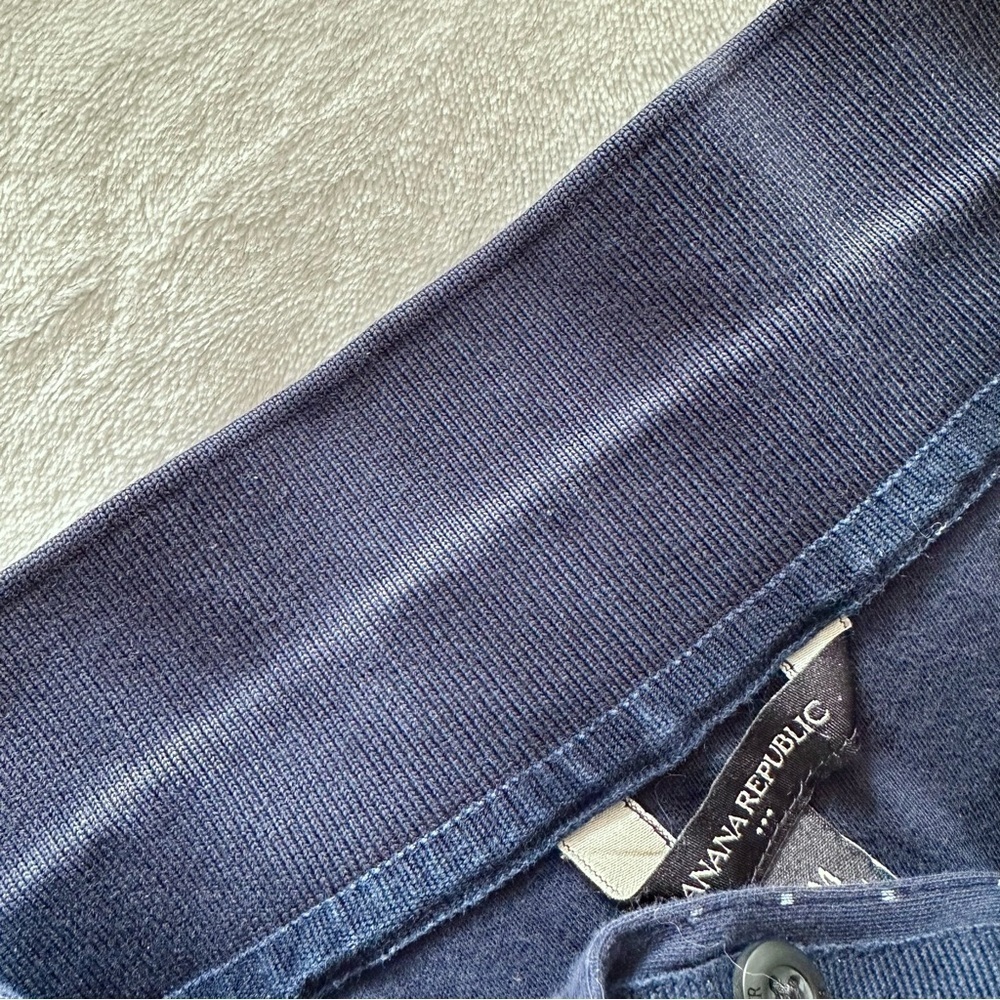 Men’s Banana Republic Navy Blue Pin Dot Golf Shirt - Medium - Picture 7 of 8